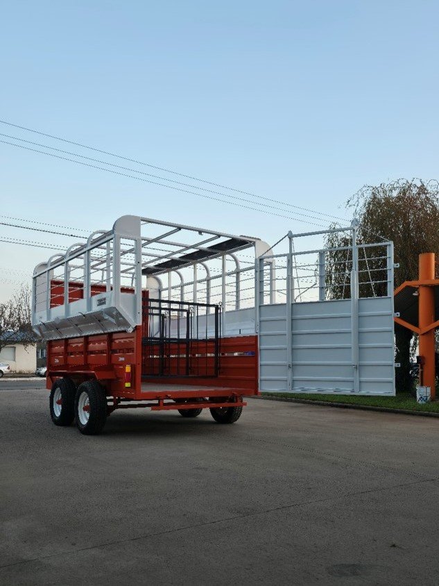 Trailer cerrado para caballos PARACOL